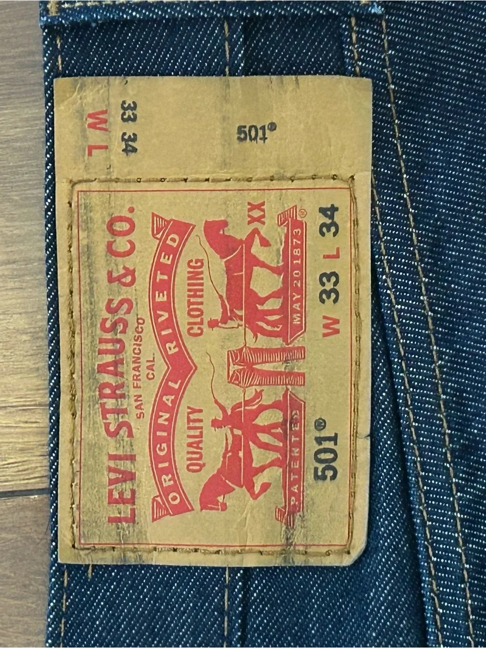 Levi’s Men’s 501 Regular Fit Straight Blue Dark Wash Jeans 33x34 Buttons Cotton